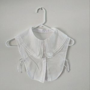 Detachable peterpan collar